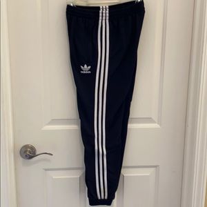 Adidas boys athletic joggers; size US M